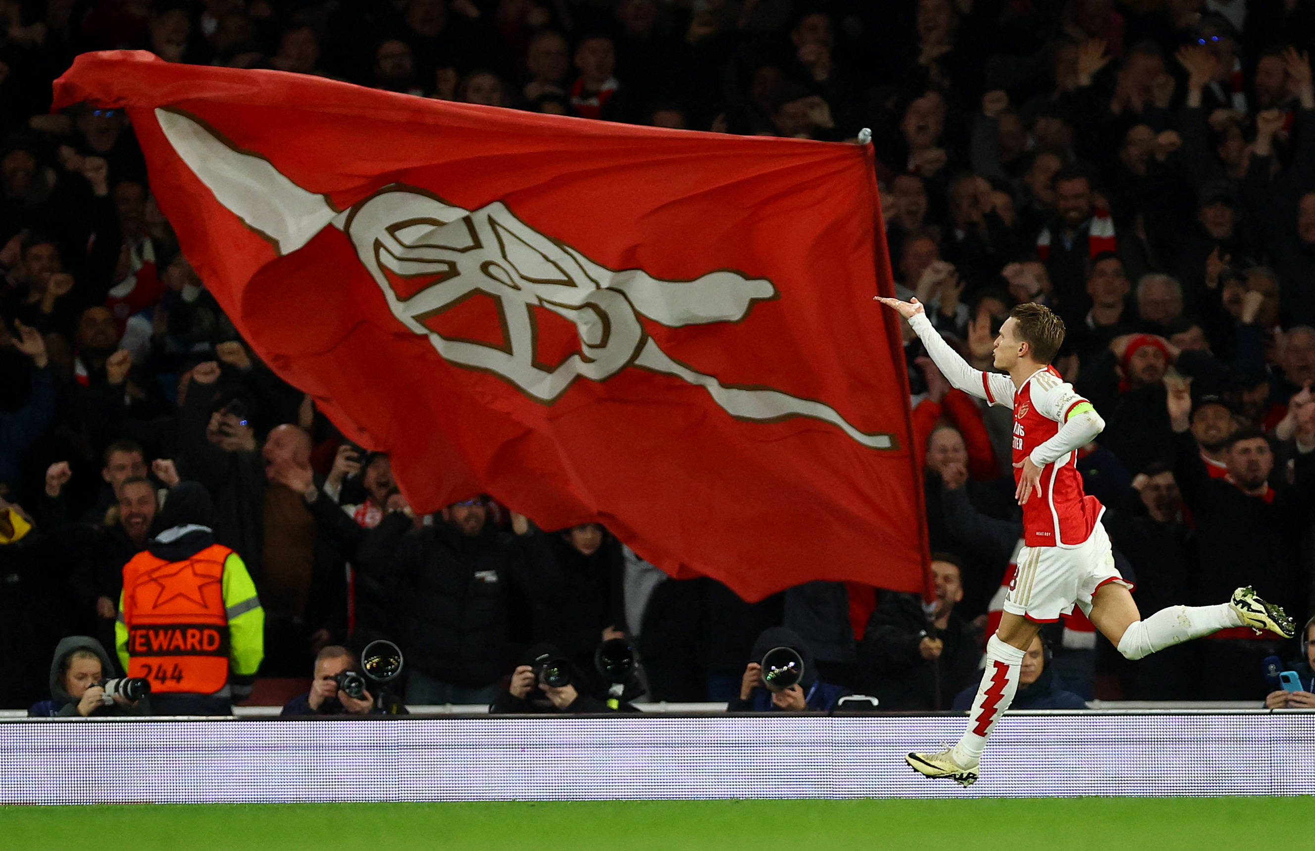 LoL Esports官方：Xiaohu选手八次打进世界赛，仅缺席2020年S赛